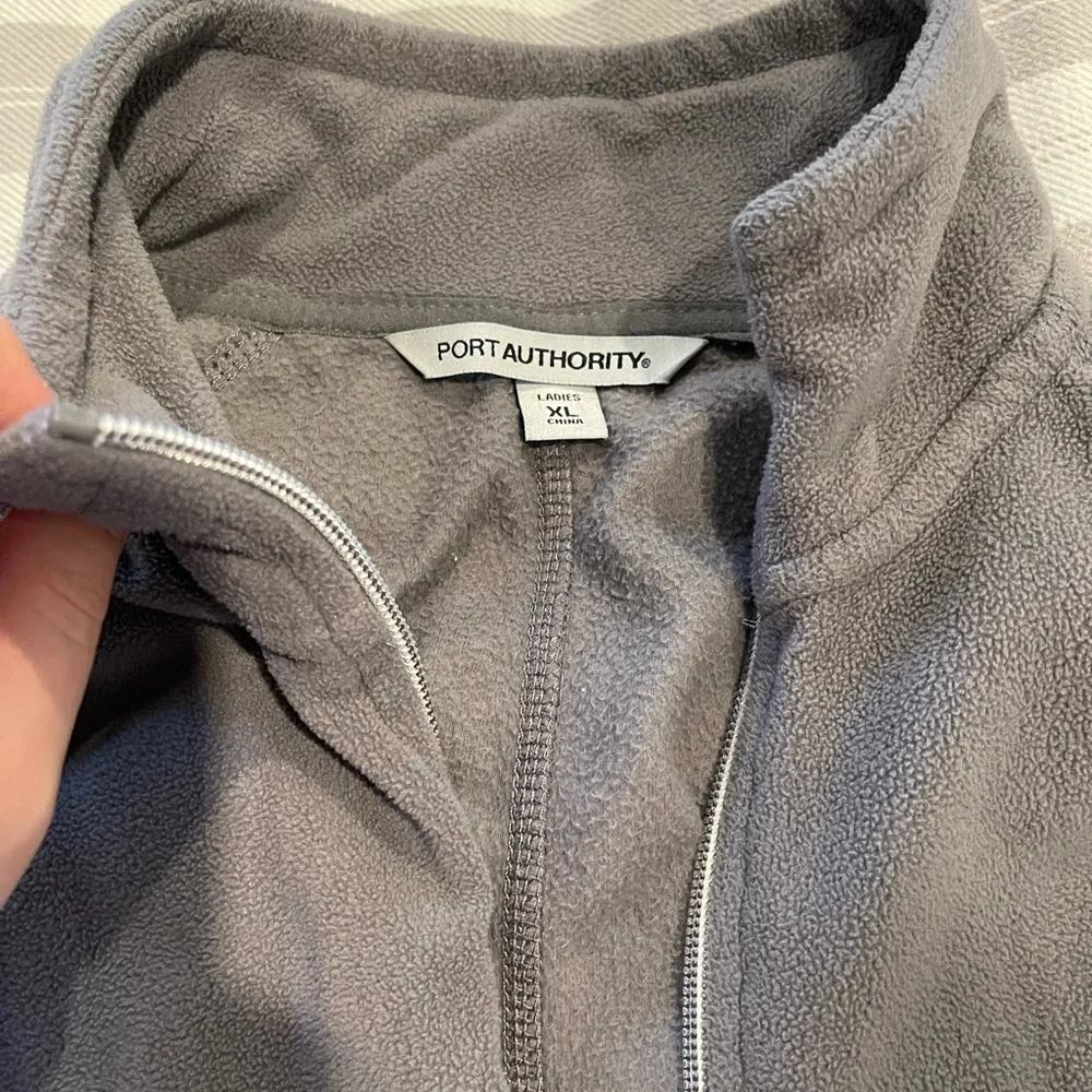 Like new, nice soft gray, womens fit, fleece zip up - Picture 1 of 2